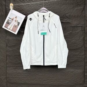 Descente White Hooded Sun Protection Jacket
